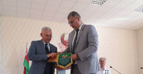 Советом Министров Республики Беларусь от 4 апреля 2025 года принято постановление № 200 «Об итогах республиканского смотра санитарного состояния и благоустройства населенных пунктов Республики Беларусь за 2024 год». Победителем в республиканском смотре, среди населенных пунктов IV категории в Гомельской области признан город Петриков